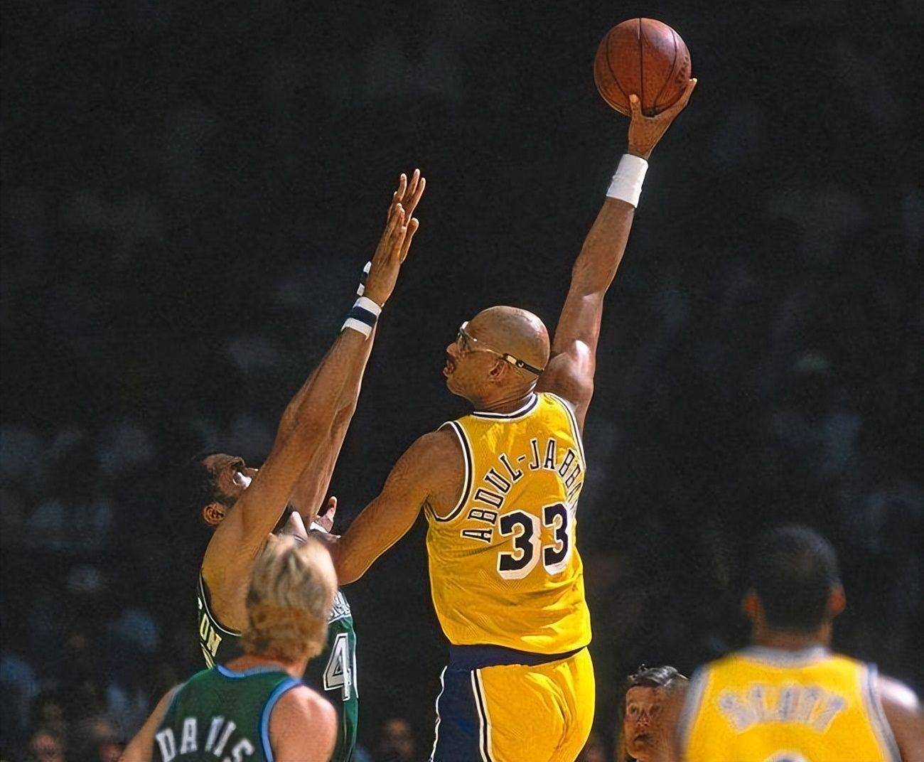 王钰栋：U21、中超、全运会三线作战，年轻天才的高强度挑战（王钰栋三线出击：U21、中超与全运会的高强度考验）