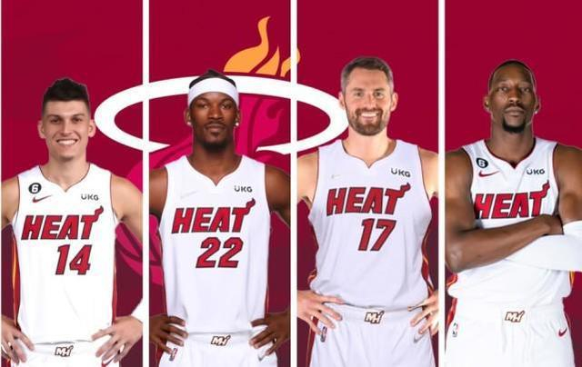 萨勒马克尔斯比赛里与裁判对峙，还被裁判踢了一脚（萨勒马克尔斯赛中与裁判对峙，竟被裁判踢了一脚）