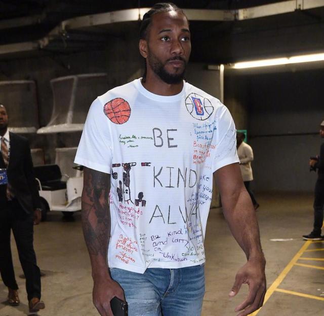 开场前8投全丢！马刺迅速回暖半场轰下77分创赛季新高（开局8投皆失，马刺迅速反弹半场砍下77分刷新赛季纪录）