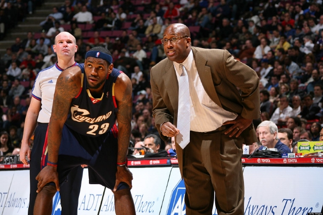 状态不错！三球半场三分6中3拿到13分4助（手感在线！三球半场三分6投3中，砍下13分4助攻）