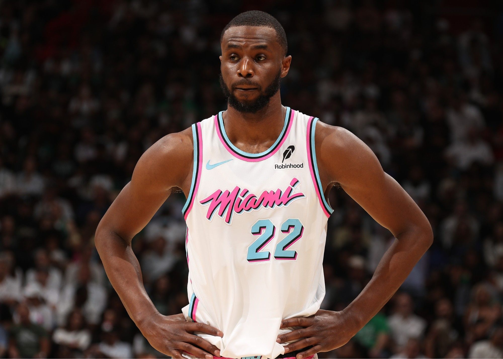 回应嘲讽，巴列卡诺主席：C罗梅西都没有抱怨过我们的更衣室（反击嘲讽！巴列卡诺主席：C罗、梅西从未抱怨我们的更衣室）