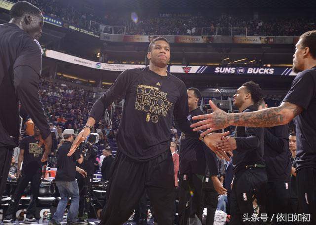 小麦惊天倒钩 苏格兰4-2丹麦晋级世界杯（小麦惊艳倒钩，苏格兰4-2击败丹麦晋级世界杯）