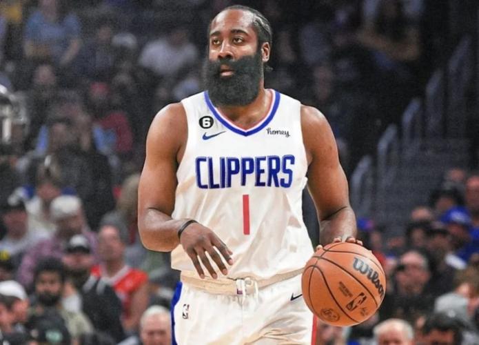 形势不妙！雄鹿7连败现存联盟最长，排名跌至东部第11（警报拉响！雄鹿吞下7连败成联盟现役最长，东部排名跌至第11）