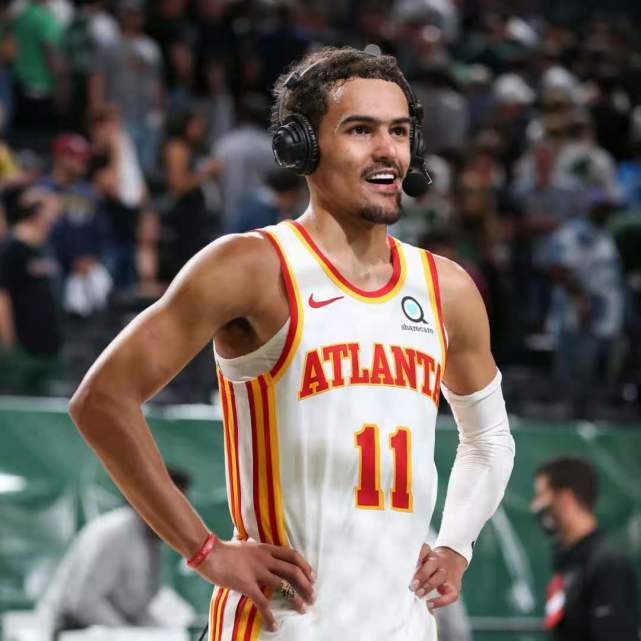 U22国足门将栾毅：少一人作战大家仍团结在一起，平局不容易（U22国足门将栾毅：十人应战依旧齐心，艰难收获平局）