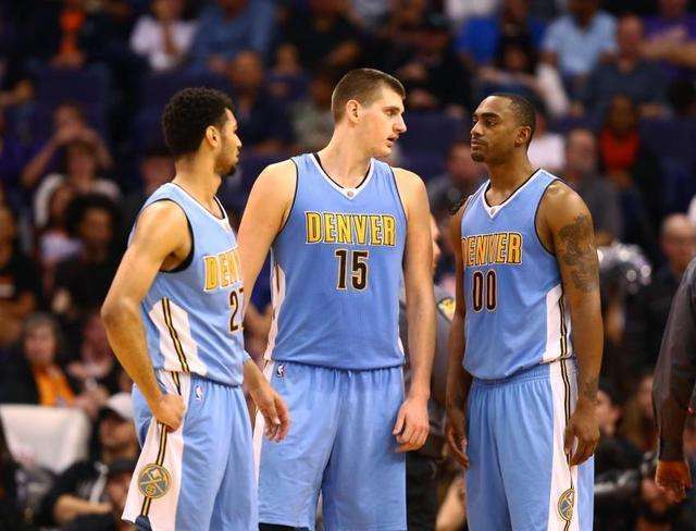 日职乙半场：两队破门乏术，熊本深红0-0甲府风林（日乙半场：熊本深红与甲府风林互交白卷，0-0握手言和）