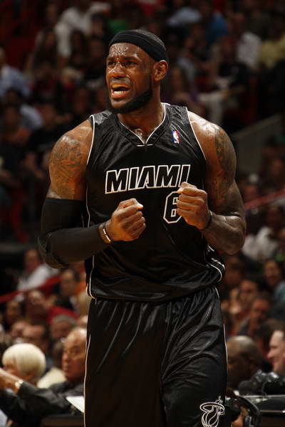 迪马：递补入选意大利国家队的坎比亚吉因小腿不适退出集训营（迪马：坎比亚吉小腿不适，递补入选后已退出意大利队集训）