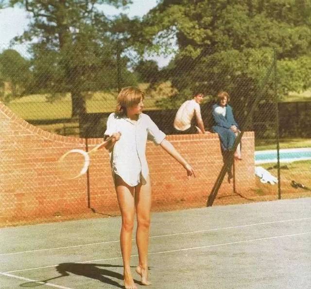 由此形成的 由此形成的